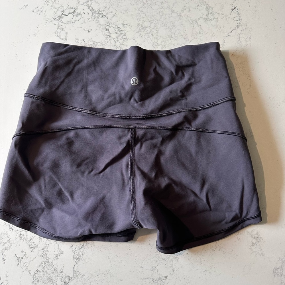 Great condition Lululemon in movement short size 6